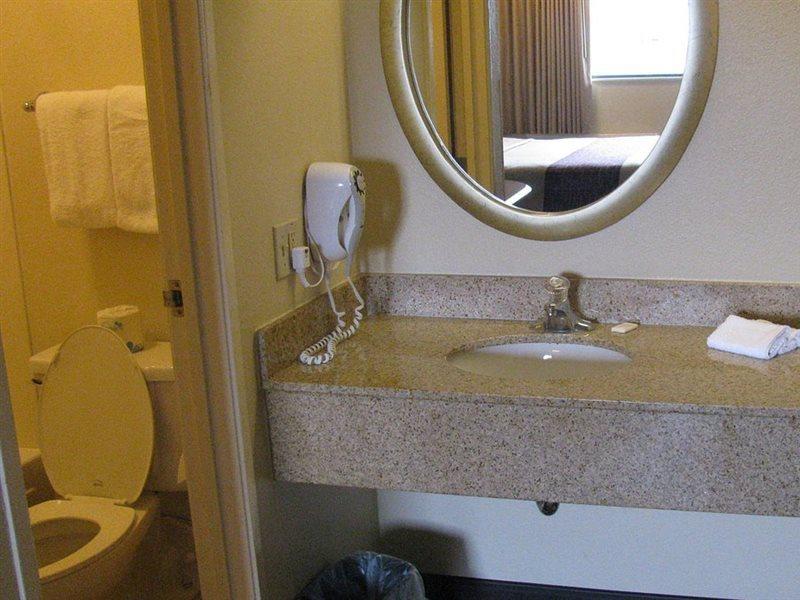 Red Roof Inn Акрон Екстер'єр фото